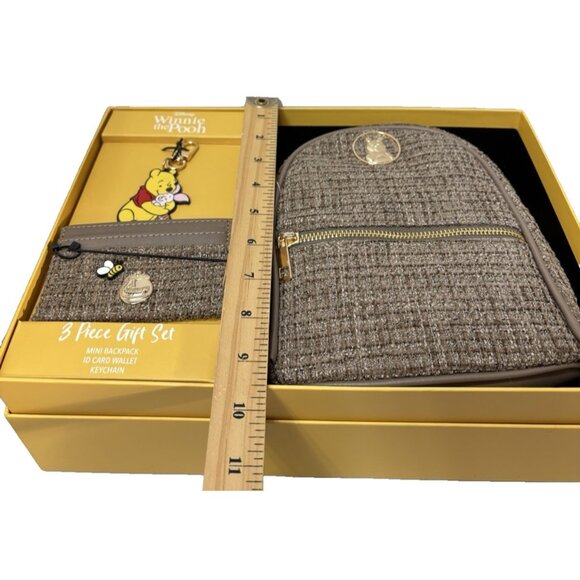 Disney Trip Winnie The Pooh 3pc Gift Set Cute Mini Backpack ID Card And Keychain - Picture 7 of 12